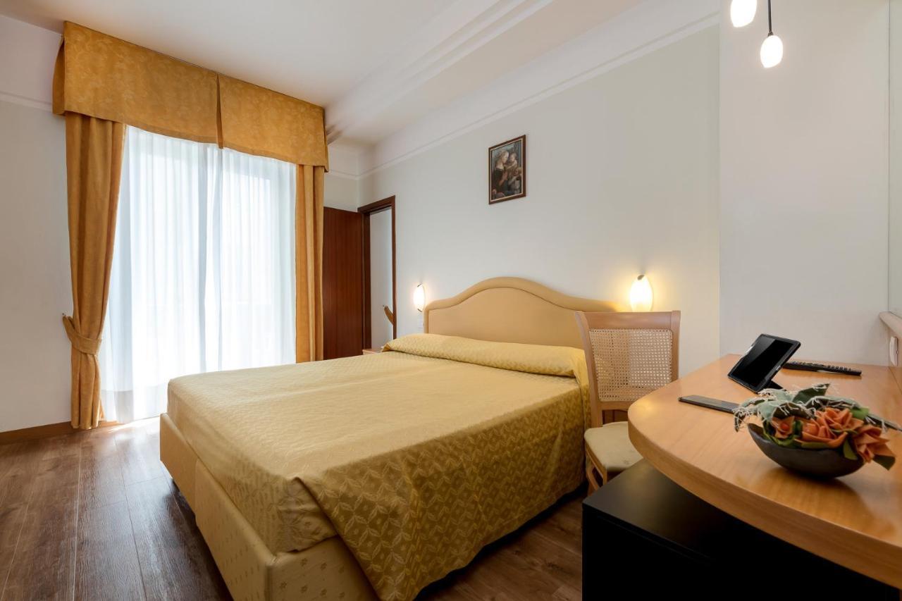 Hotel Astor Rimini Exteriér fotografie